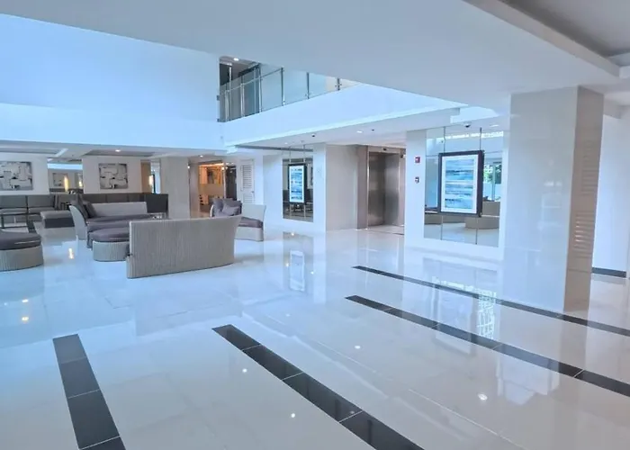 Holiday home Cozy Corner Unit Balcony With Pool View *