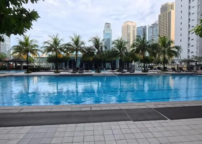 Holiday home Cozy Corner Unit Balcony With Pool View *